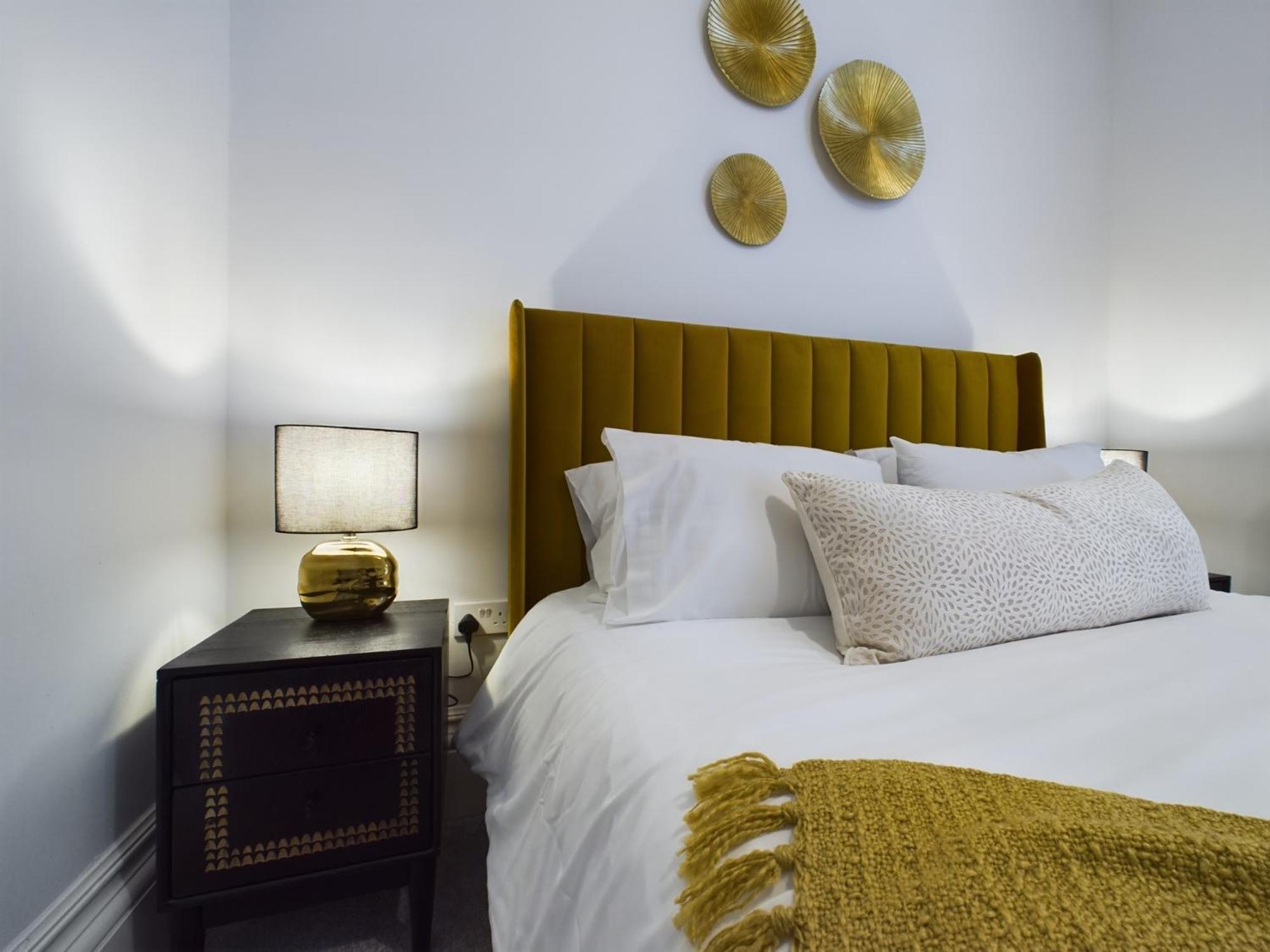 דירות צ'לטנהם Belle Vue Regency King Size W Free Parking מראה חיצוני תמונה